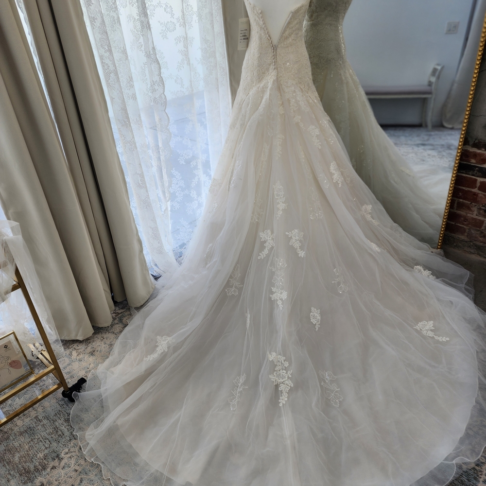 Sophia Tolli Elegant Cream Wedding Dress - Picture 3 of 5